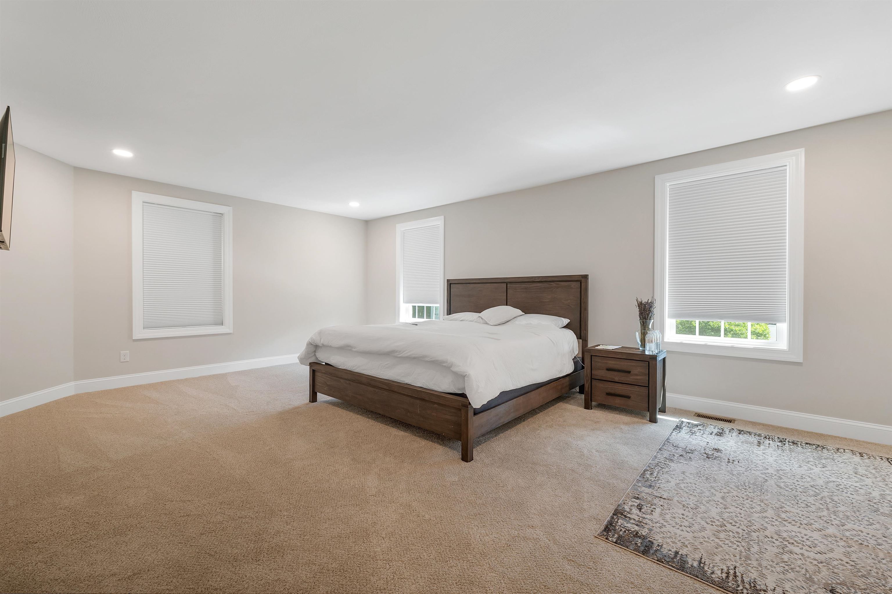 Londonderry, New Hampshire 03053, United States, 3 Bedrooms Bedrooms, ,3 BathroomsBathrooms,Residential,Active,144670