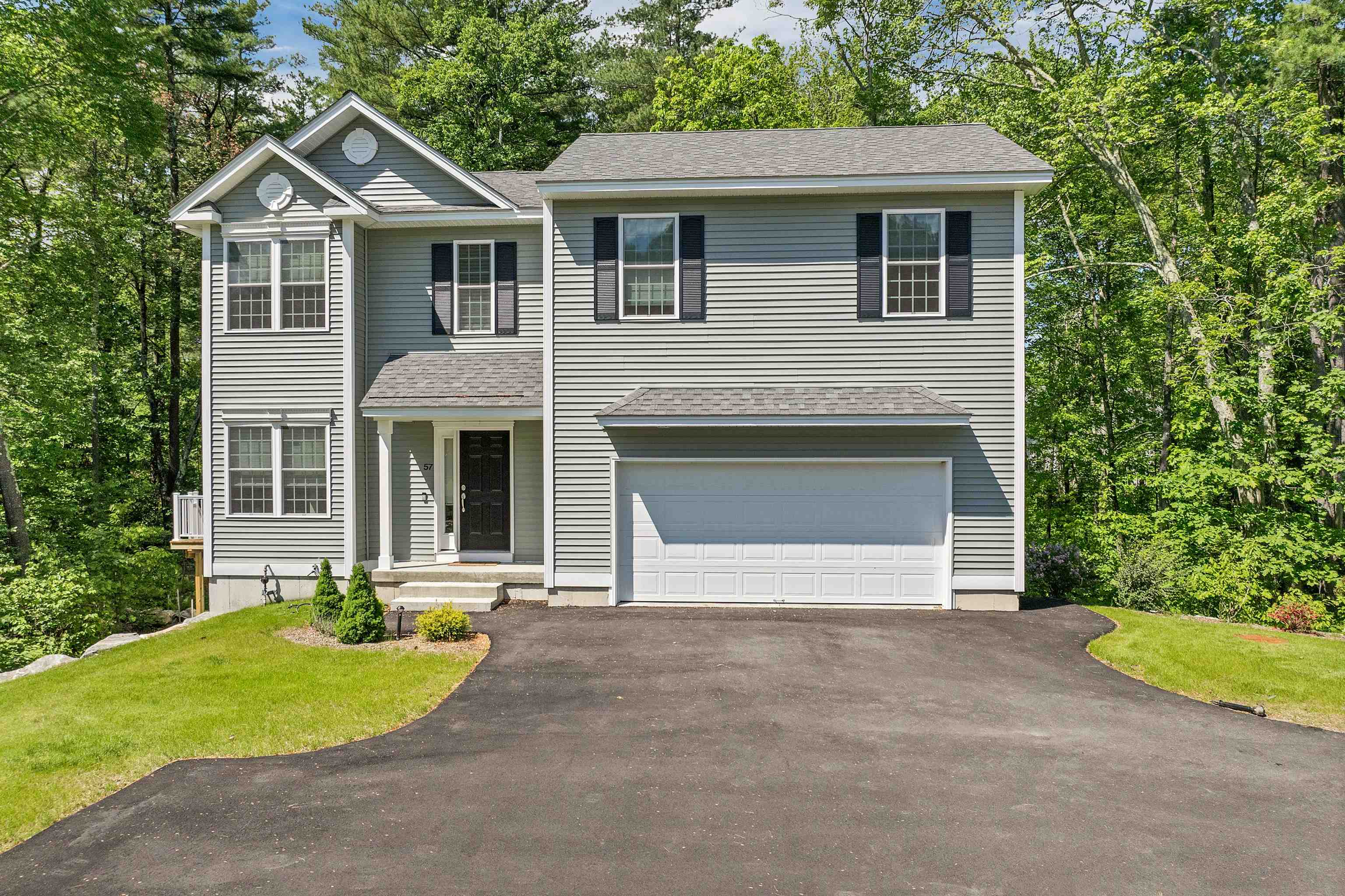 Londonderry, New Hampshire 03053, United States, 3 Bedrooms Bedrooms, ,3 BathroomsBathrooms,Residential,Active,144670