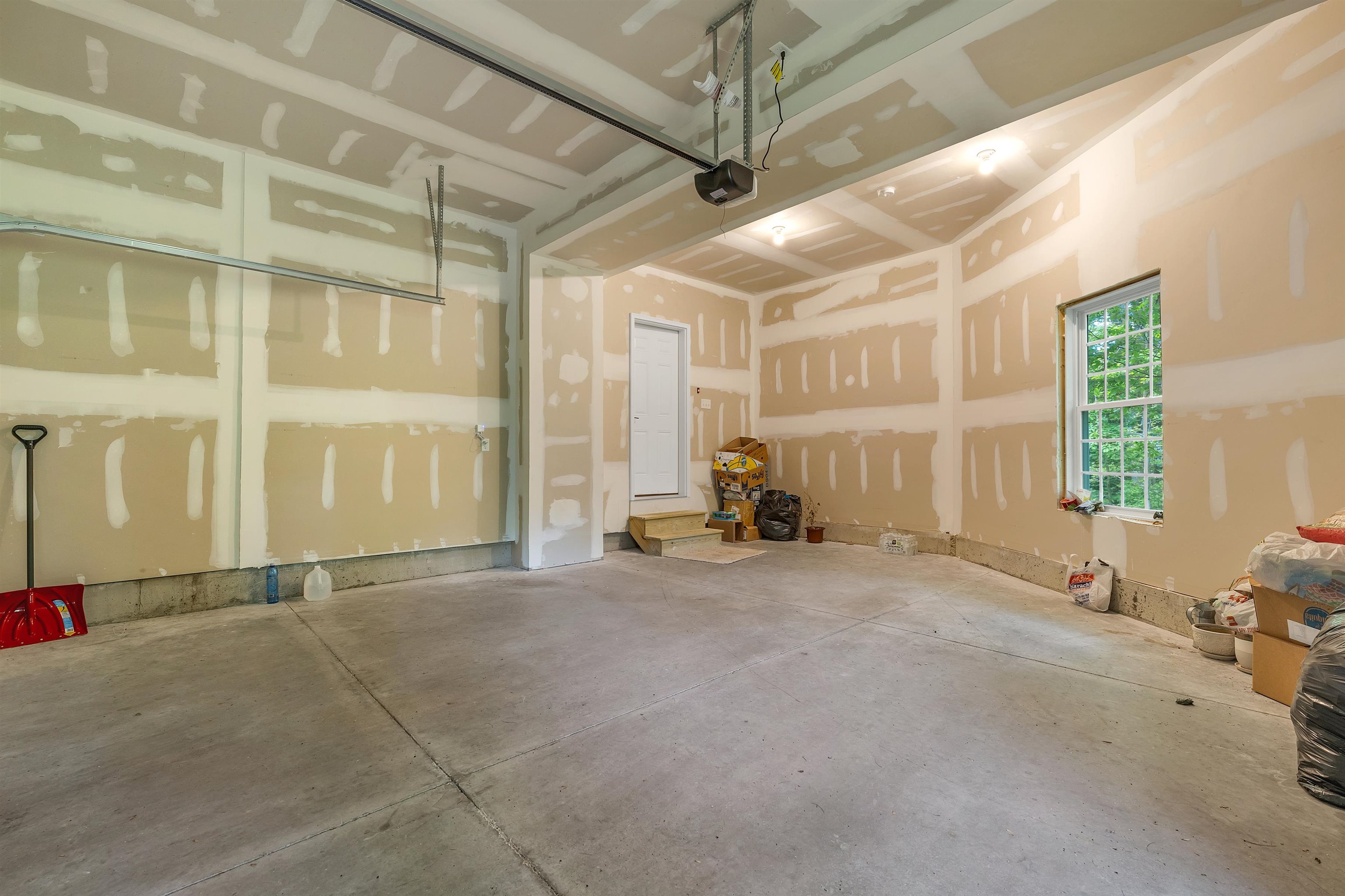 Londonderry, New Hampshire 03053, United States, 3 Bedrooms Bedrooms, ,3 BathroomsBathrooms,Residential,Active,144670