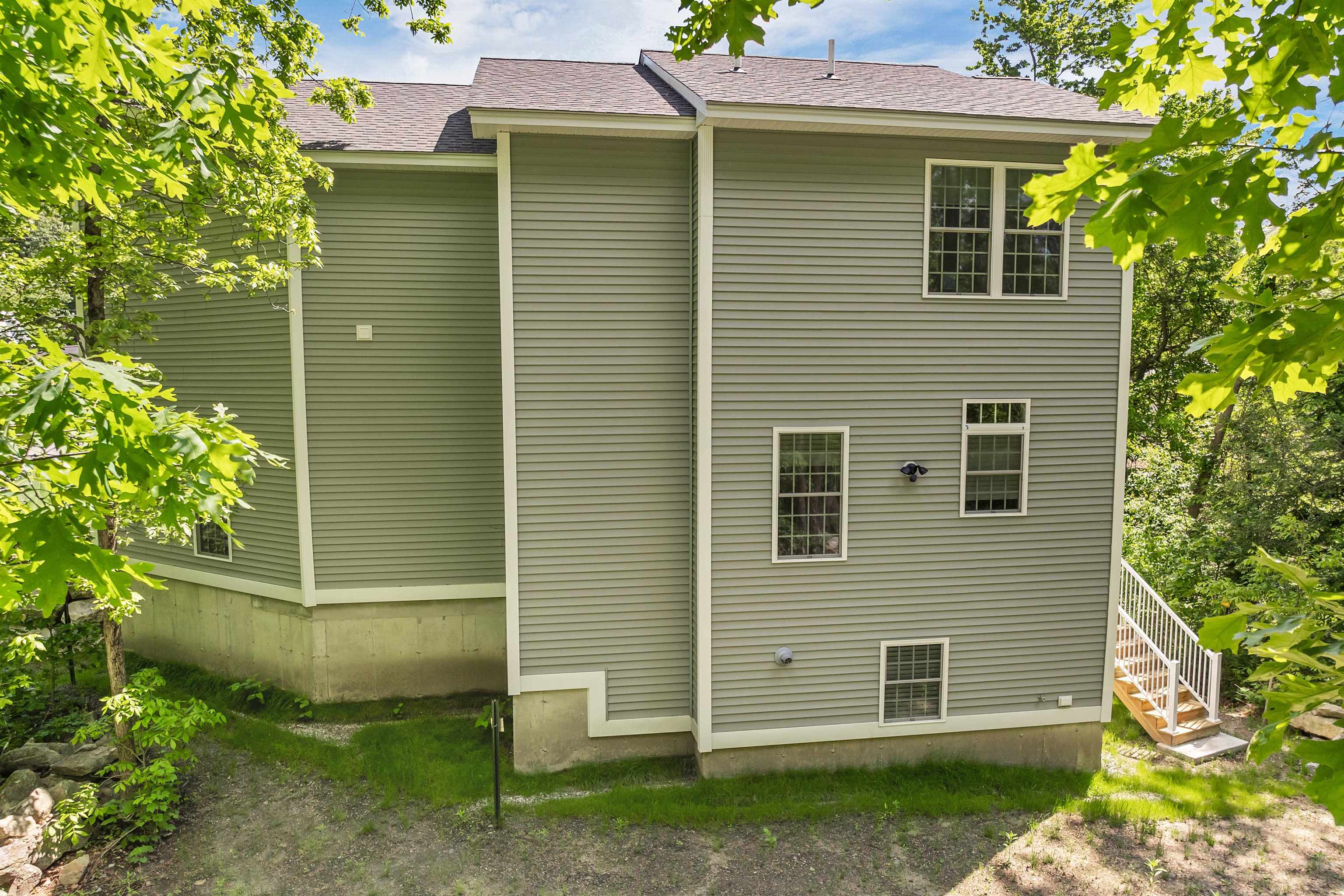 Londonderry, New Hampshire 03053, United States, 3 Bedrooms Bedrooms, ,3 BathroomsBathrooms,Residential,Active,144670