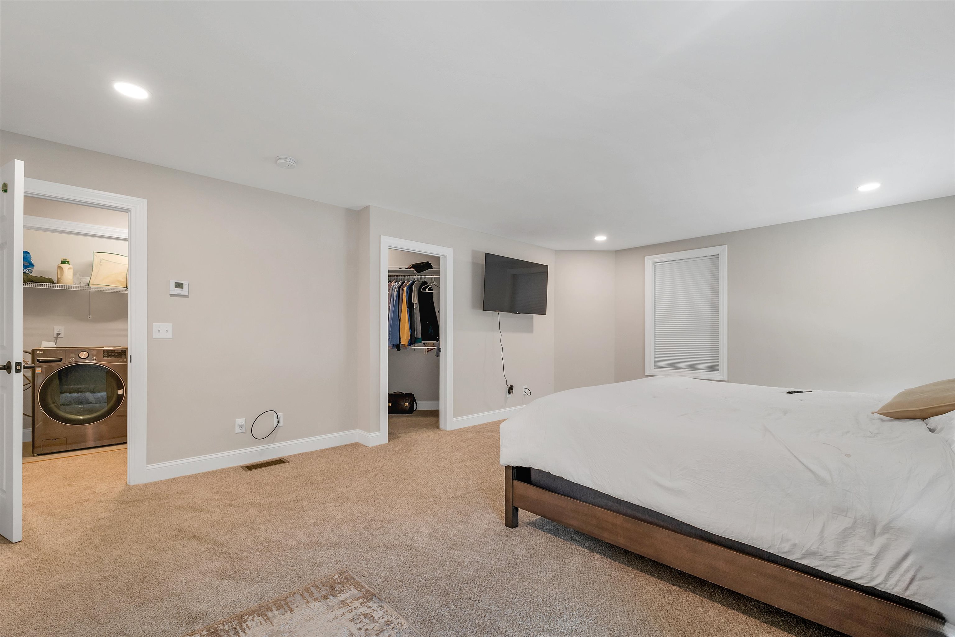 Londonderry, New Hampshire 03053, United States, 3 Bedrooms Bedrooms, ,3 BathroomsBathrooms,Residential,Active,144670