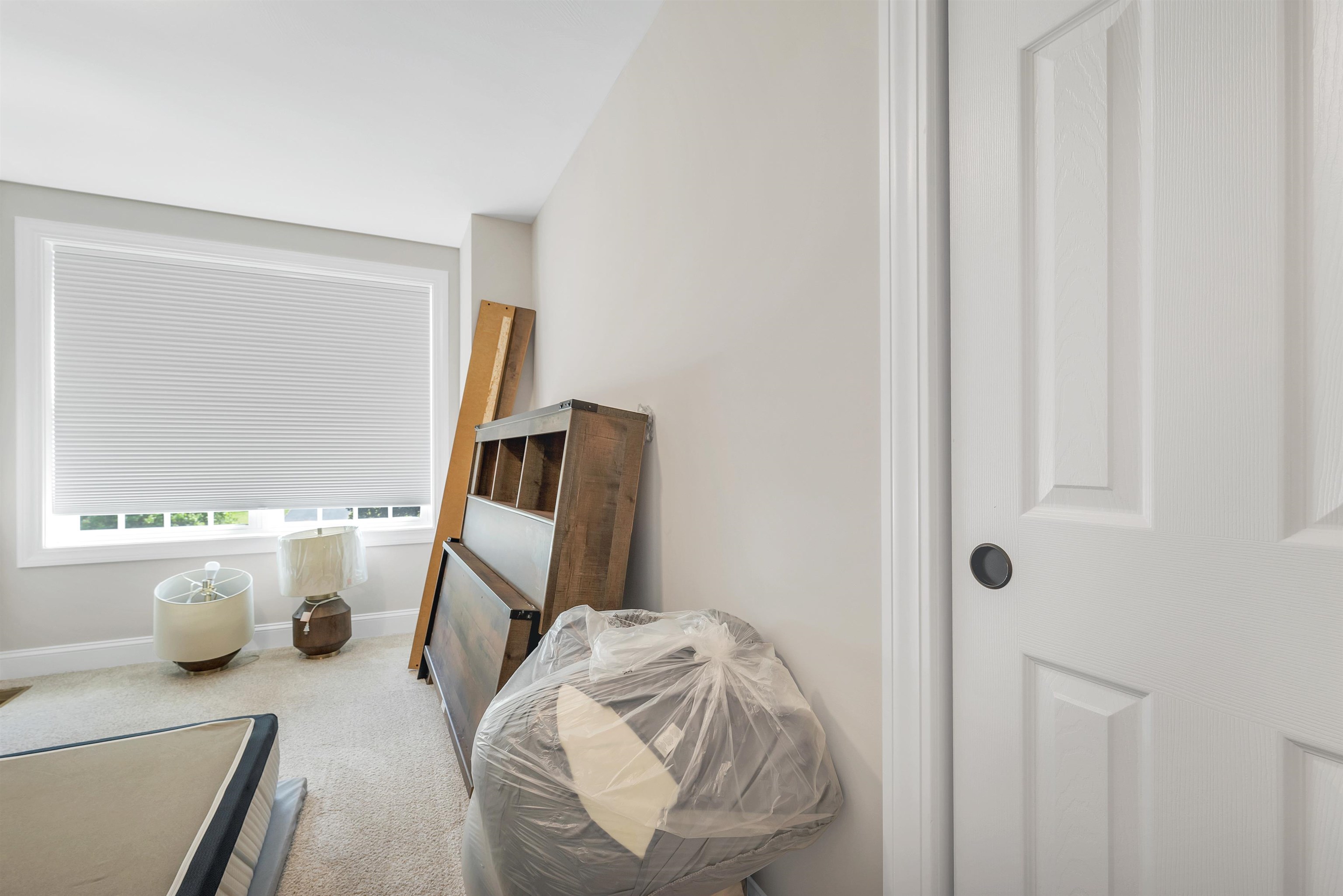 Londonderry, New Hampshire 03053, United States, 3 Bedrooms Bedrooms, ,3 BathroomsBathrooms,Residential,Active,144670