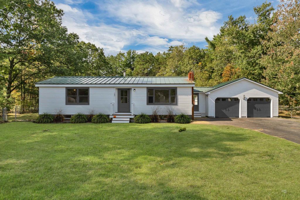 Photo of 180 Chestnut Hill Road, Rochester, NH 03867 (MLS # 5064247)