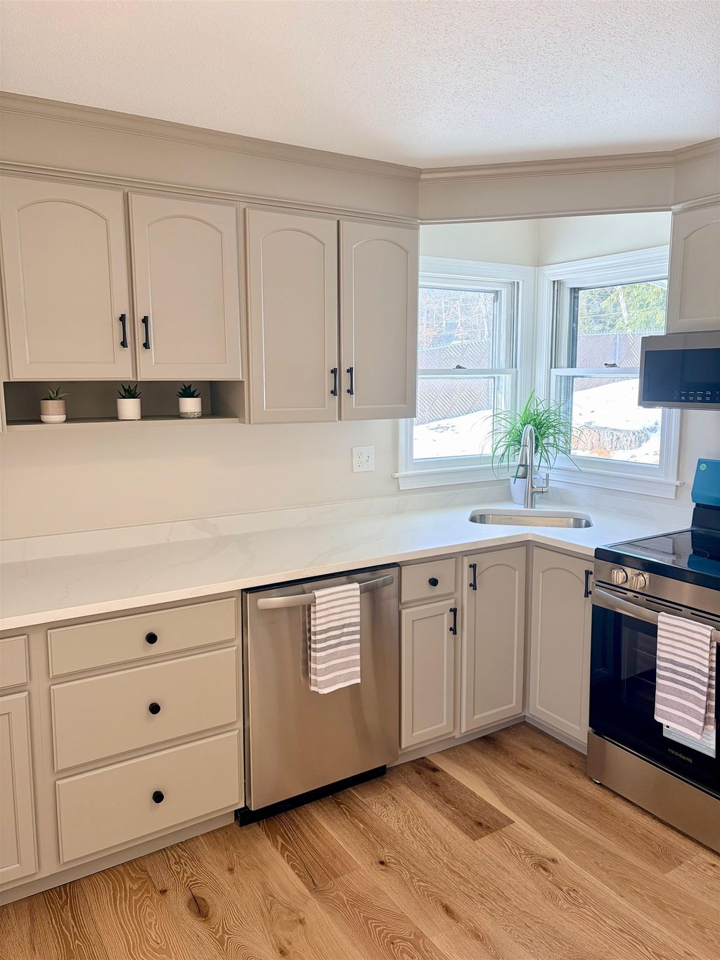 Photo of 21 Sims Street, Nashua, NH 03063 (MLS # 5074943)