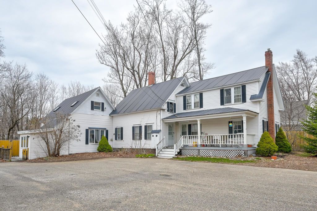 Photo of 22 Oak Street, Conway, NH 03860 (MLS # 5085188)