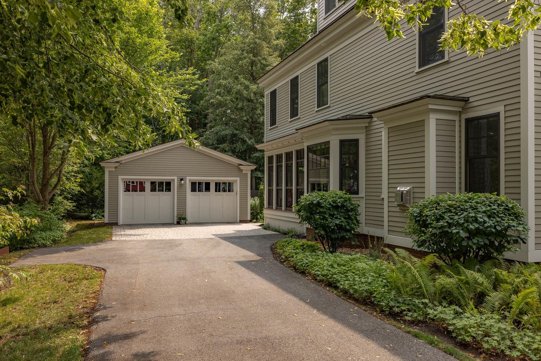 54 Lincoln Avenue