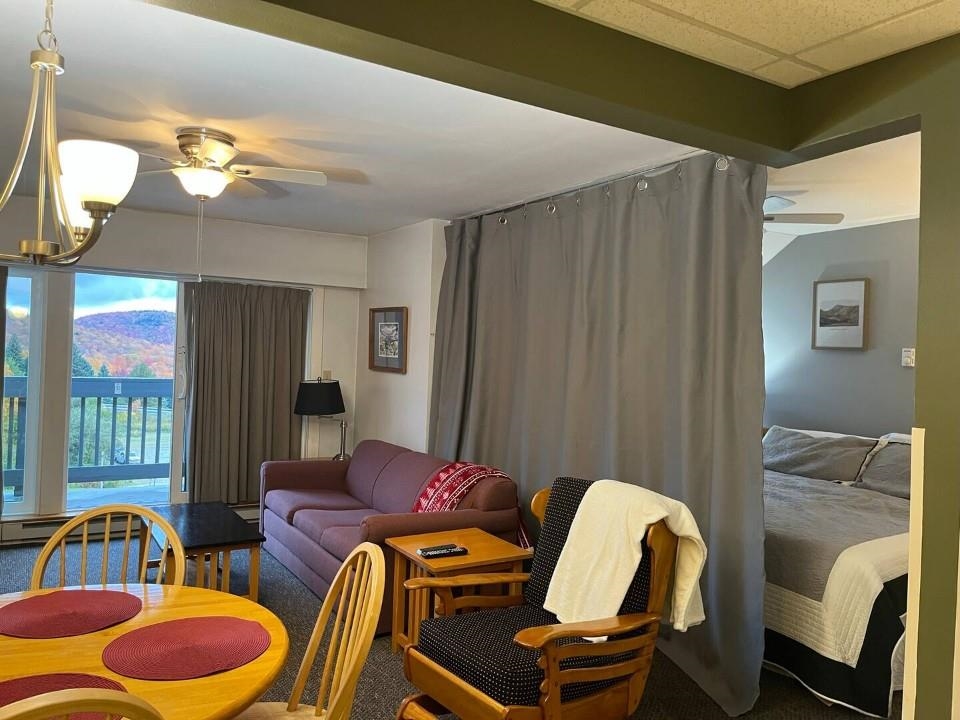 135 E Mountain Road 1F9