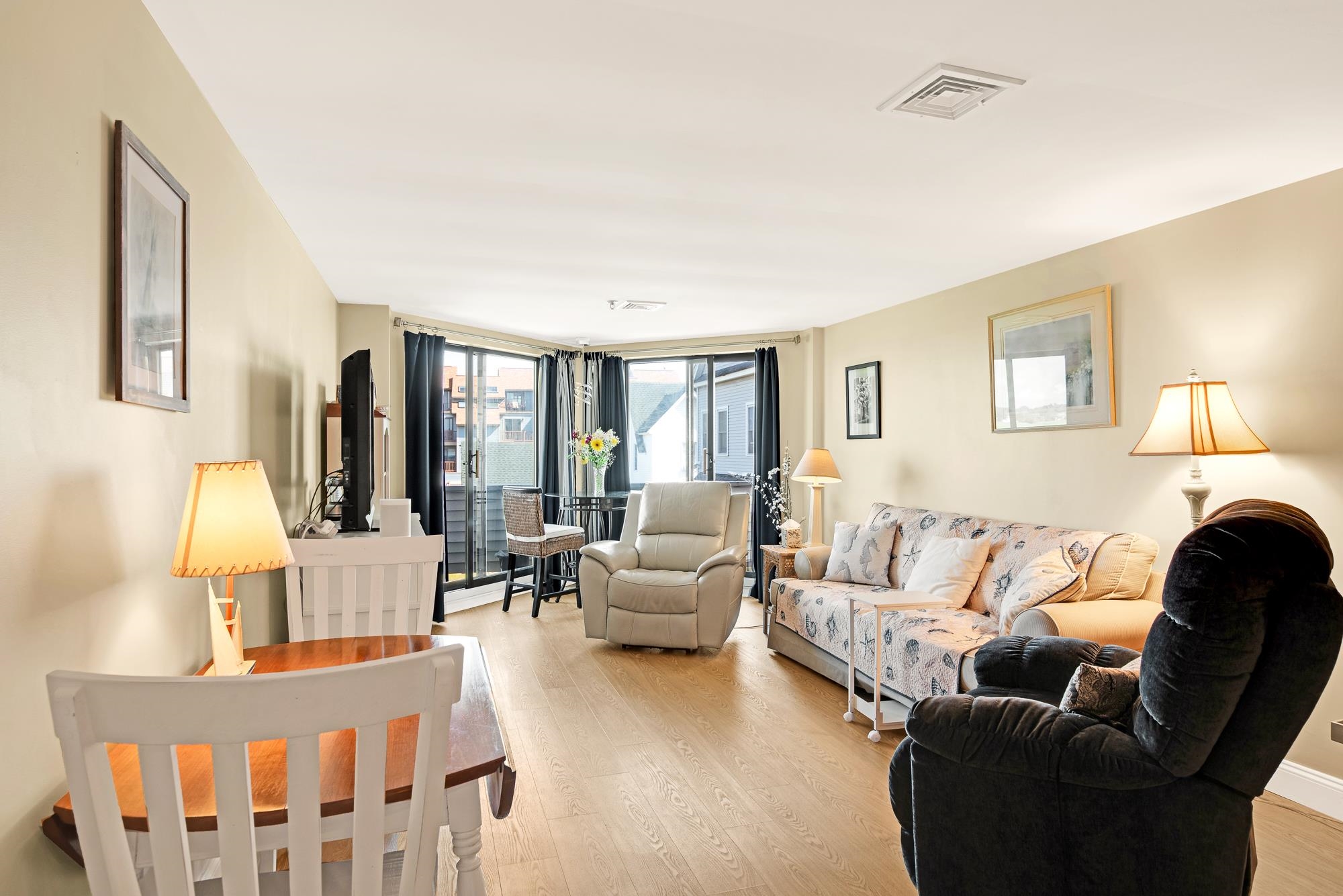 567 Ocean Boulevard 104