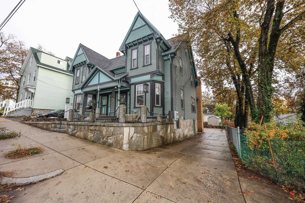 Photo of 331 E High Street, Manchester, NH 03104 (MLS # 5066760)