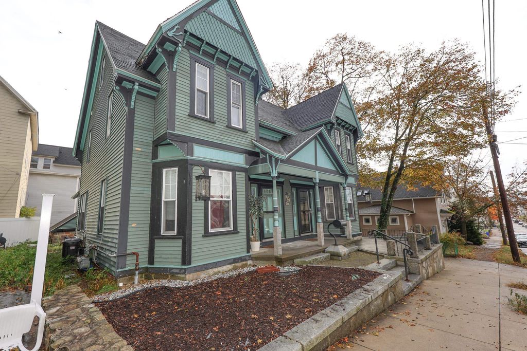 Photo of 331 E High Street, Manchester, NH 03104 (MLS # 5066760)