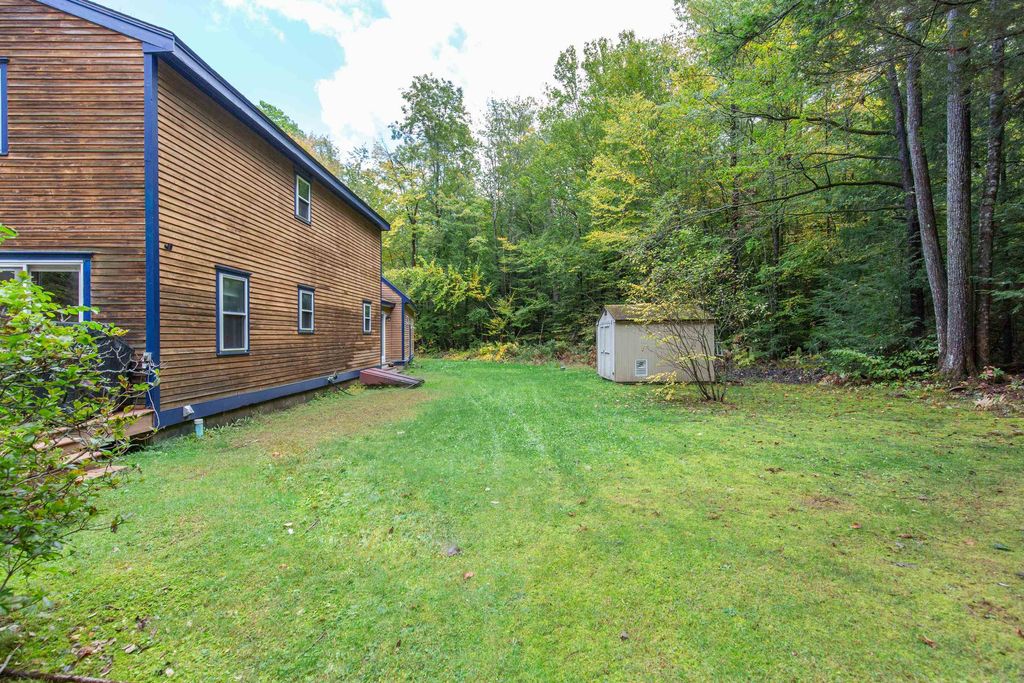Photo of 68 Winslow Road, Dunbarton, NH 03046 (MLS # 5063395)