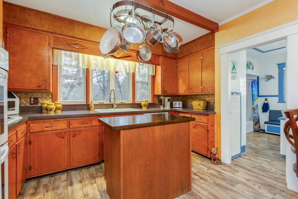 Photo of 5 Lori Lane, Pelham, NH 03076 (MLS # 5079229)