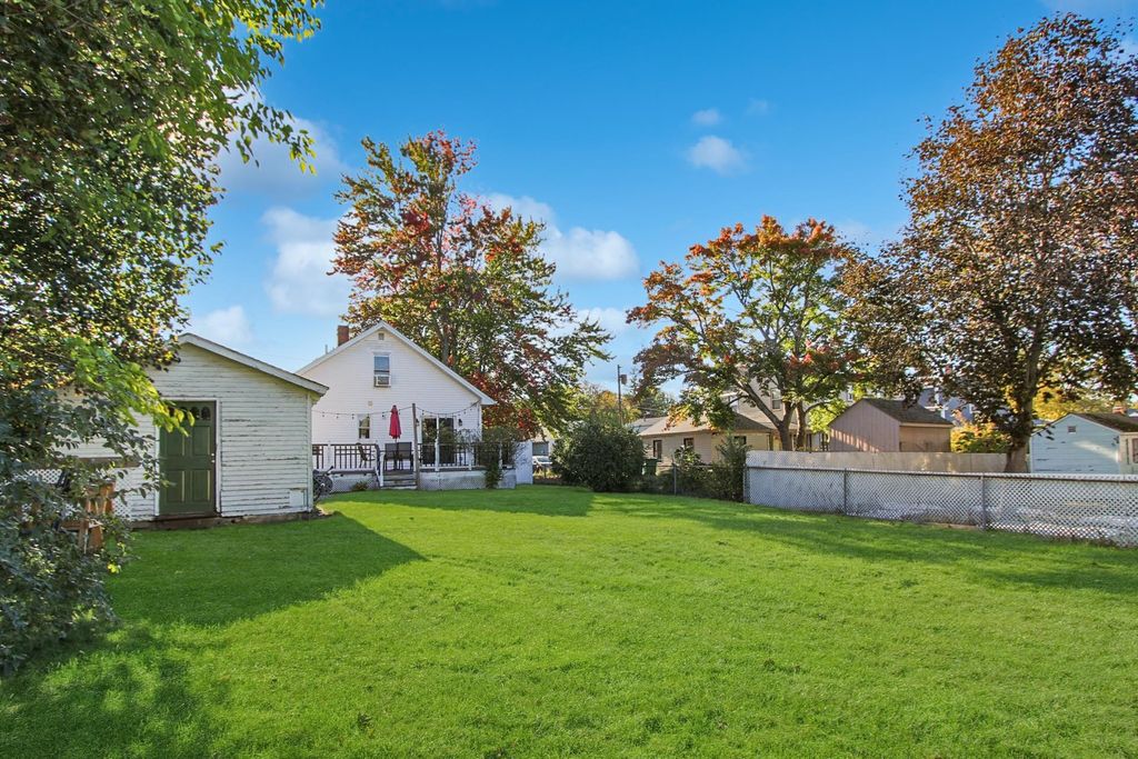 Photo of 70 Linwood Street, Nashua, NH 03060 (MLS # 5064242)