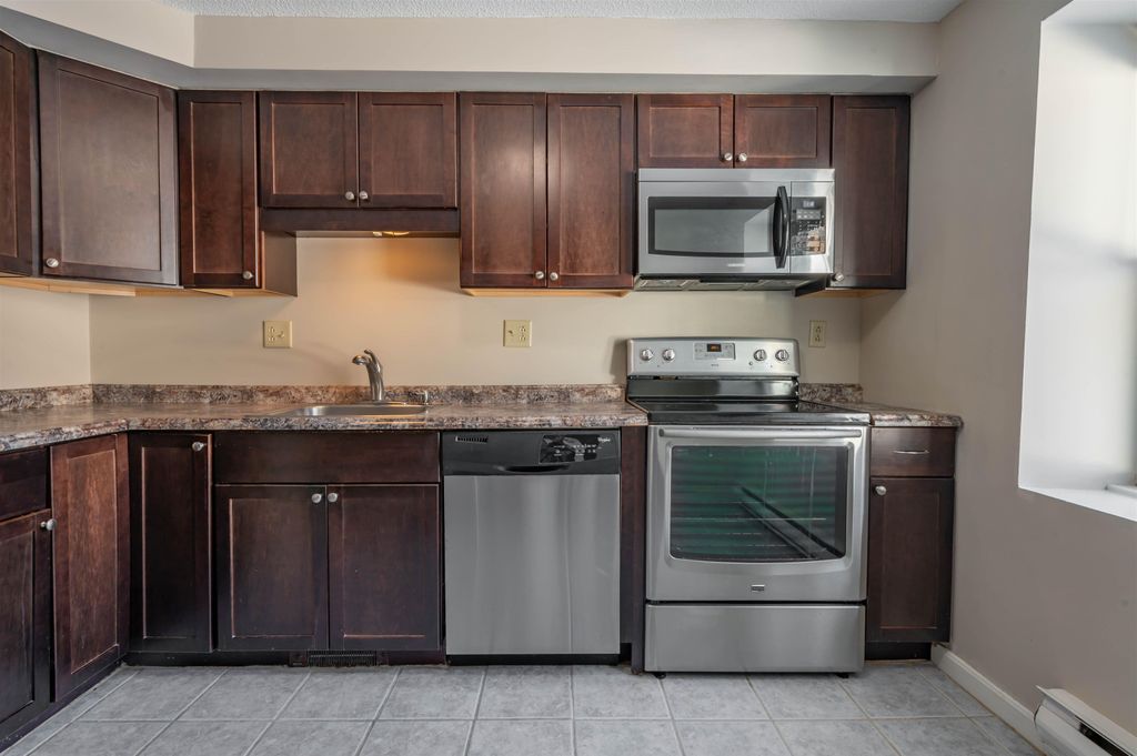 Photo of 15 Aspen Lane, Merrimack, NH 03054 (MLS # 5076247)