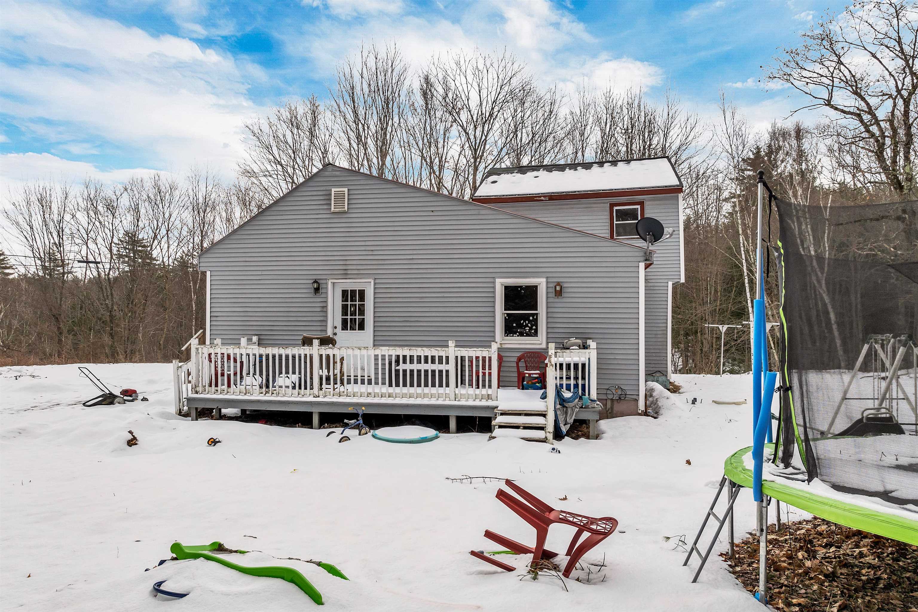 Ossipee, New Hampshire 03864, United States, 3 Bedrooms Bedrooms, ,2 BathroomsBathrooms,Residential,Active,97130