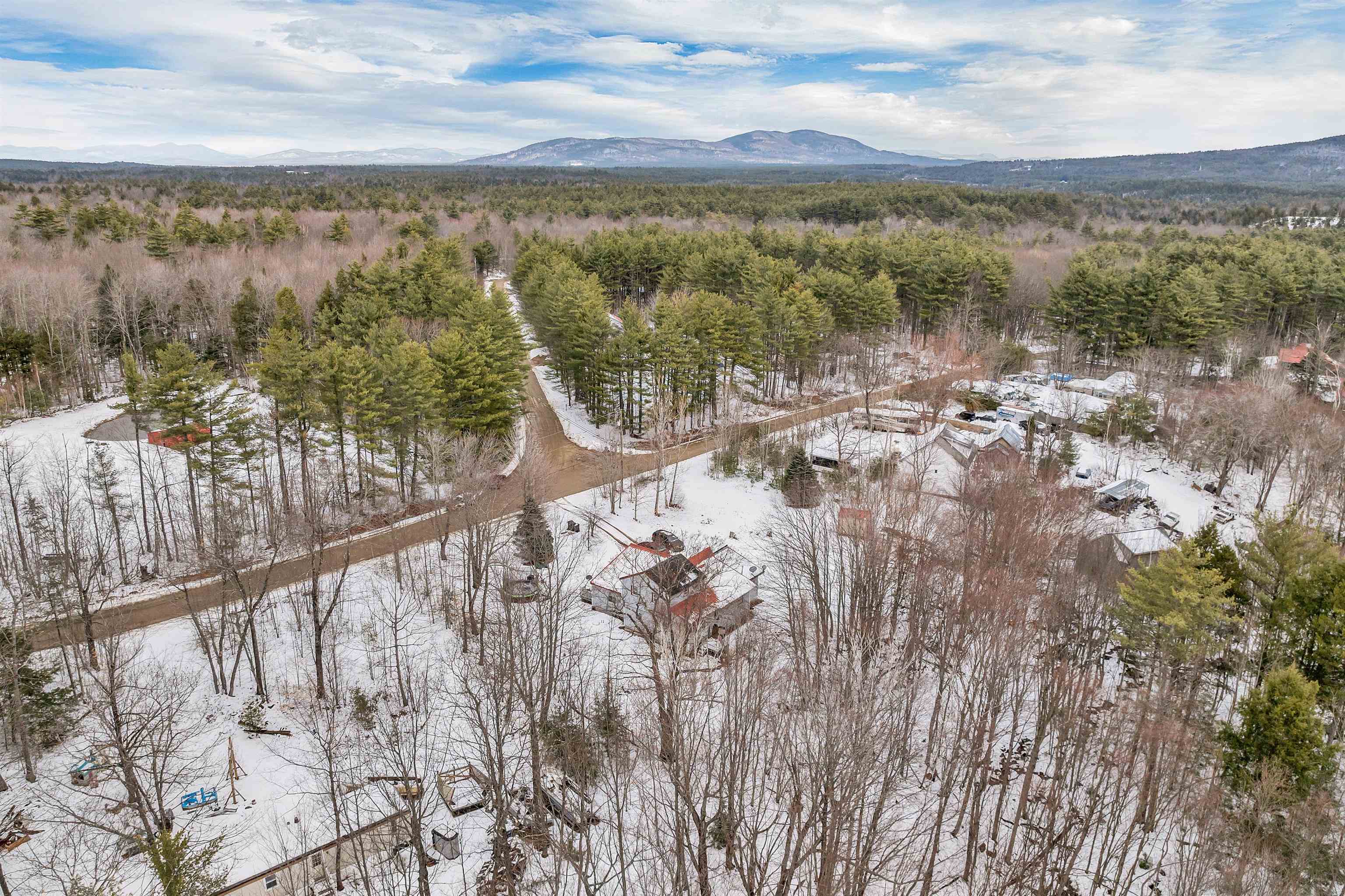 Ossipee, New Hampshire 03864, United States, 3 Bedrooms Bedrooms, ,2 BathroomsBathrooms,Residential,Active,97130