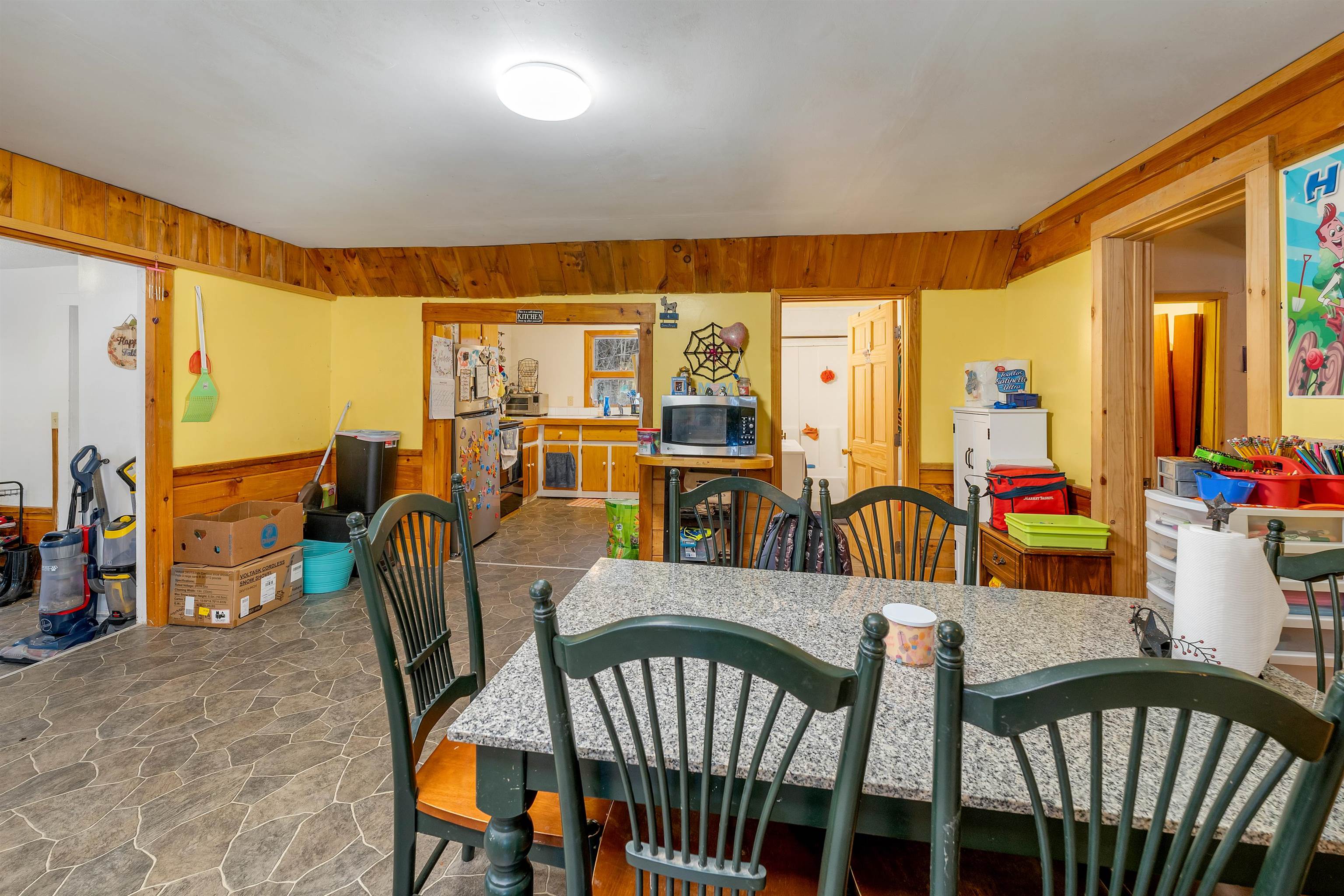 Ossipee, New Hampshire 03864, United States, 3 Bedrooms Bedrooms, ,2 BathroomsBathrooms,Residential,Active,97130