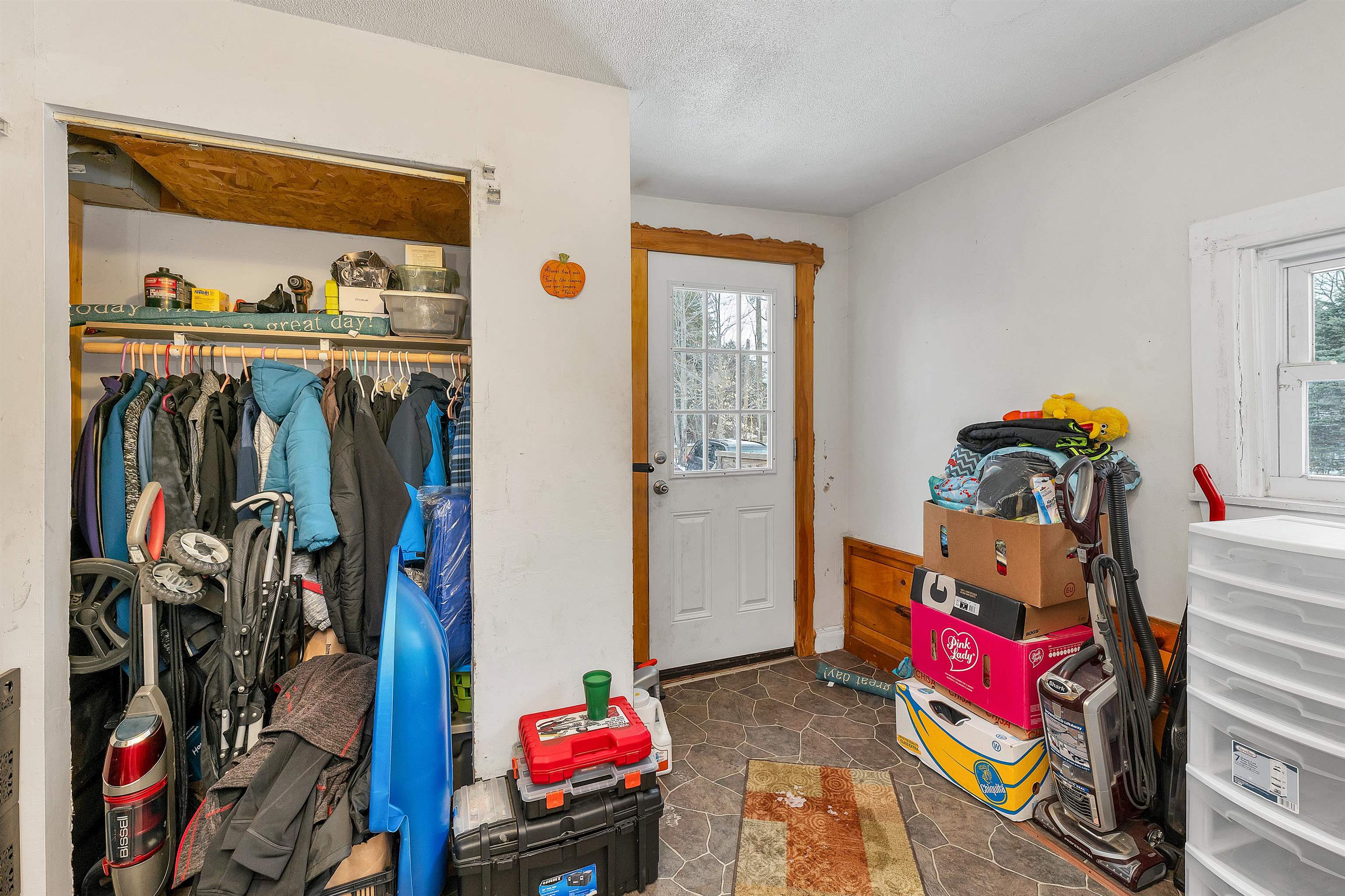 Ossipee, New Hampshire 03864, United States, 3 Bedrooms Bedrooms, ,2 BathroomsBathrooms,Residential,Active,97130