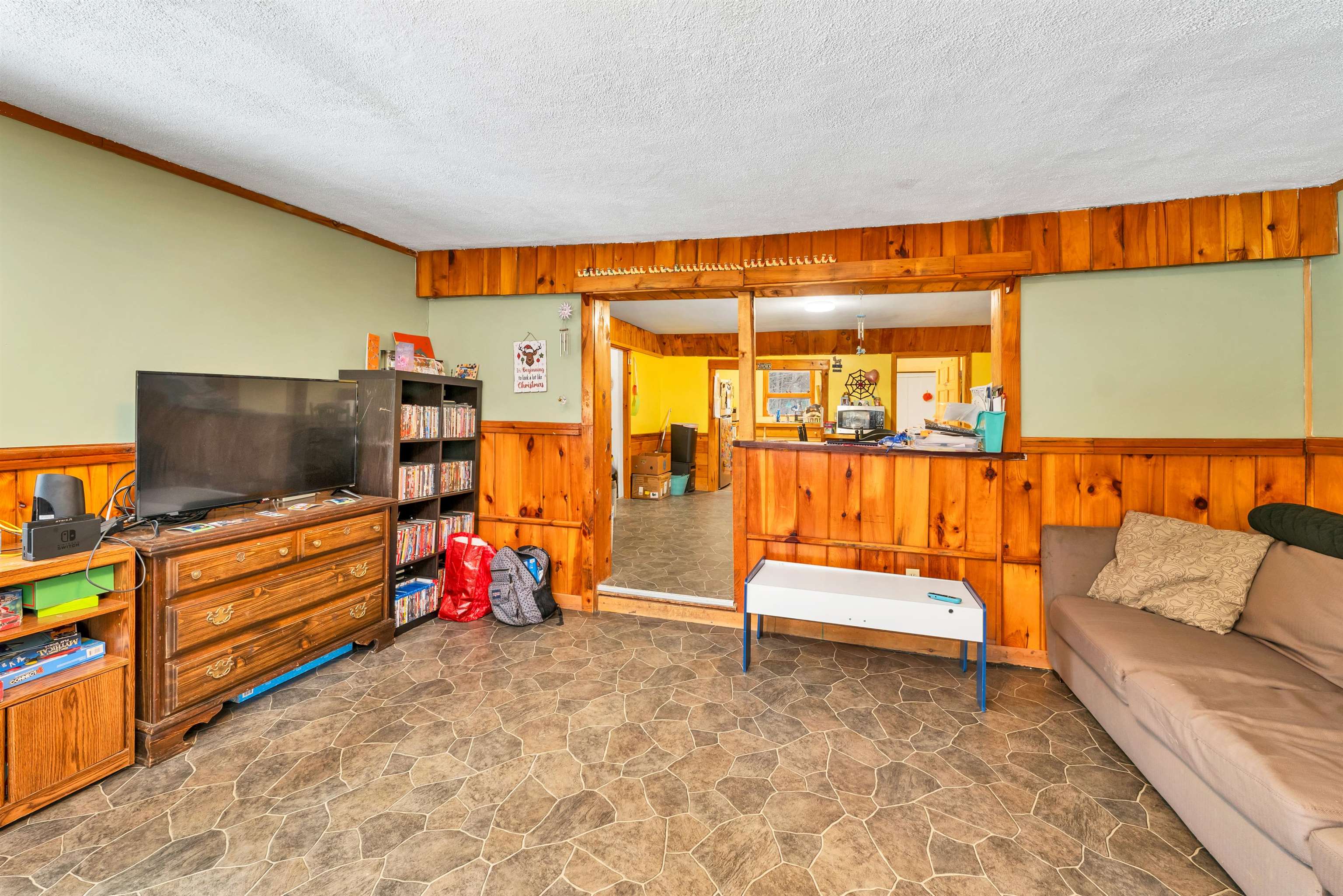 Ossipee, New Hampshire 03864, United States, 3 Bedrooms Bedrooms, ,2 BathroomsBathrooms,Residential,Active,97130