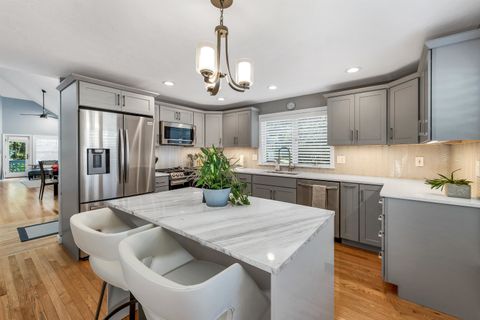 Photo of 84 Hawthorne Village Road, Nashua, NH 03062 (MLS # 5064453)