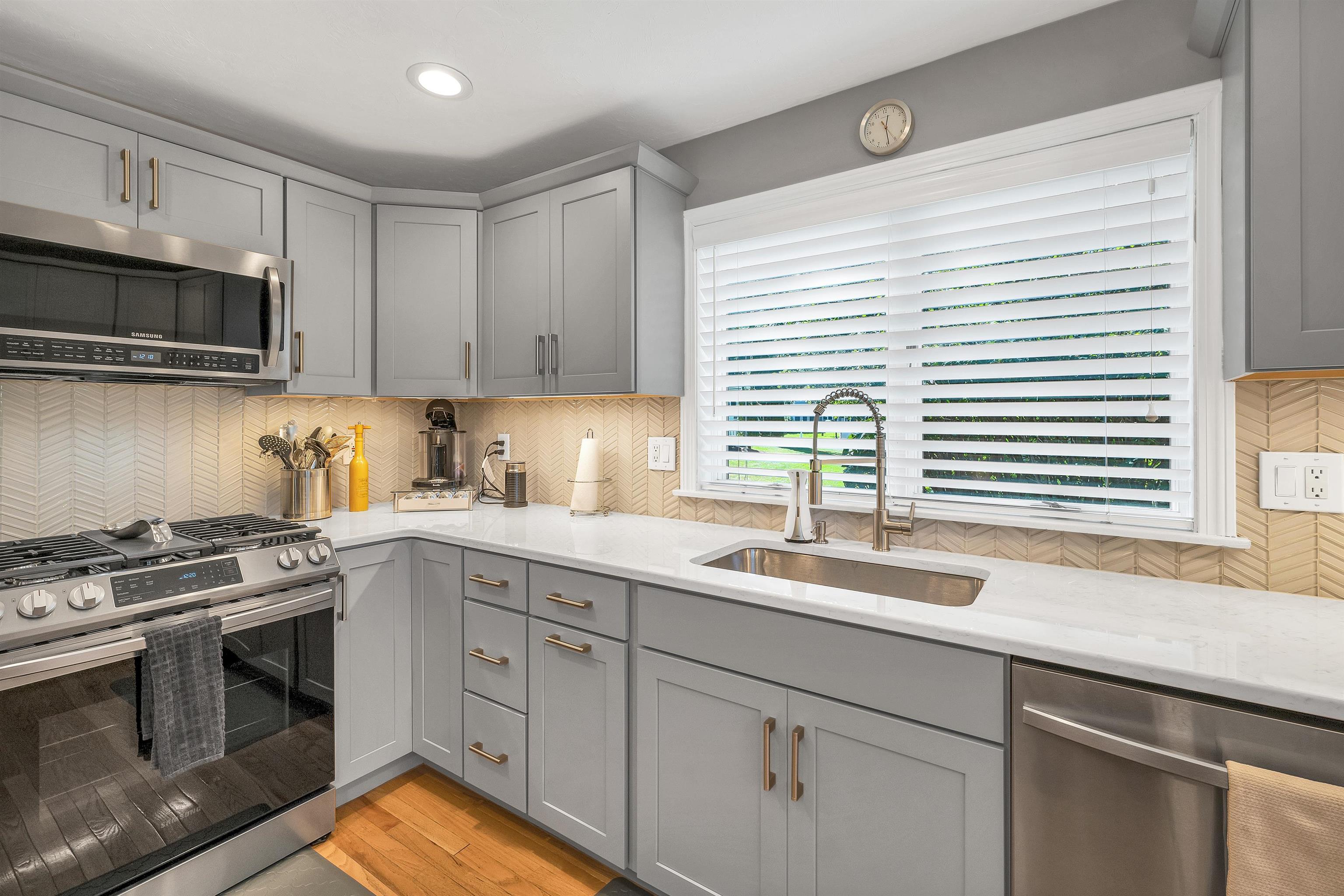 84 Hawthorne Village Road