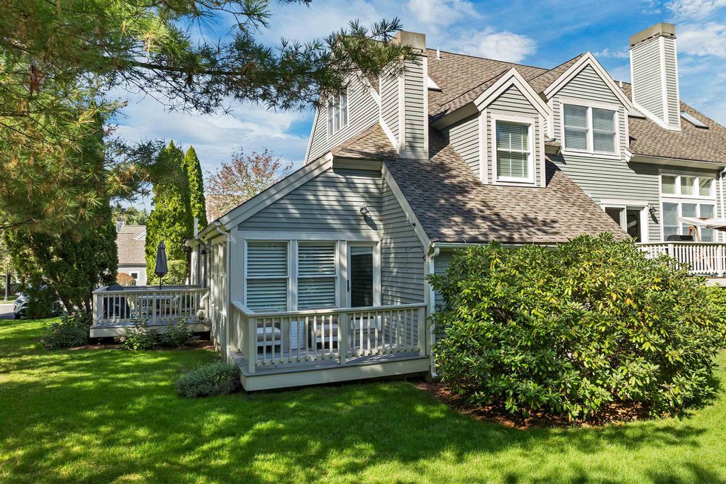 Photo of 84 Hawthorne Village Road, Nashua, NH 03062 (MLS # 5064453)