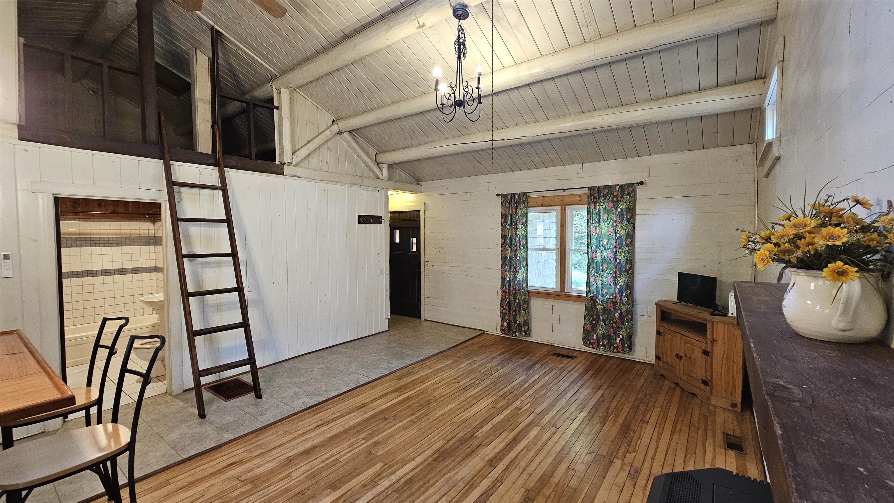 8365 Vermont Route 30