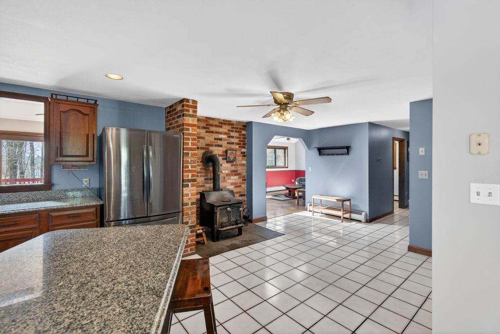 Photo of 16 Berkeley Street, Pelham, NH 03076 (MLS # 5083420)