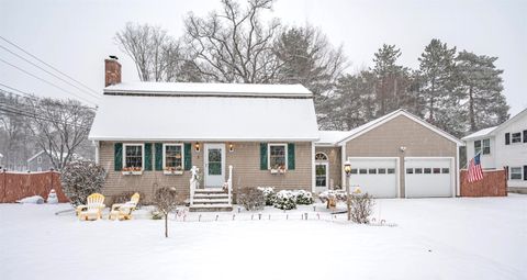 Photo of 2 Broadcrest Lane, Nashua, NH 03063 (MLS # 5071307)