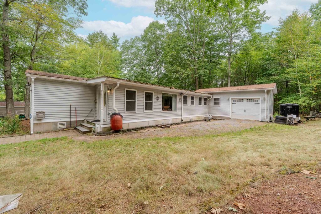 Photo of 5 Neil Drive, Allenstown, NH 03275 (MLS # 5058217)