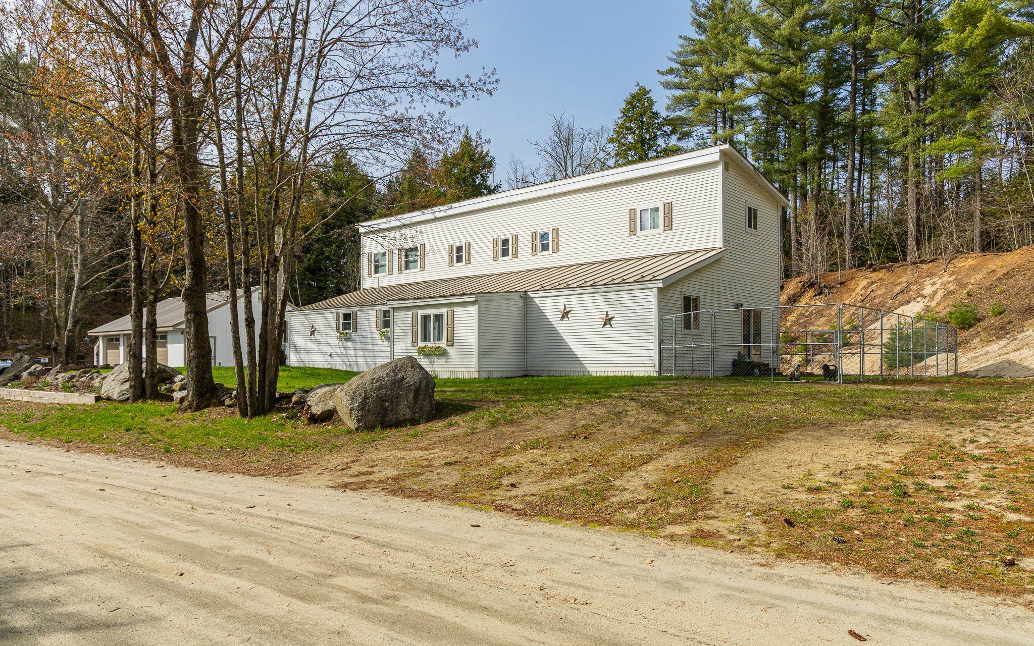 16 Pine Tree Road