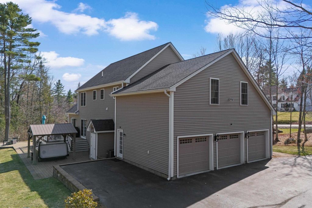 Photo of 23 Tamar Drive, Goffstown, NH 03045 (MLS # 5083235)