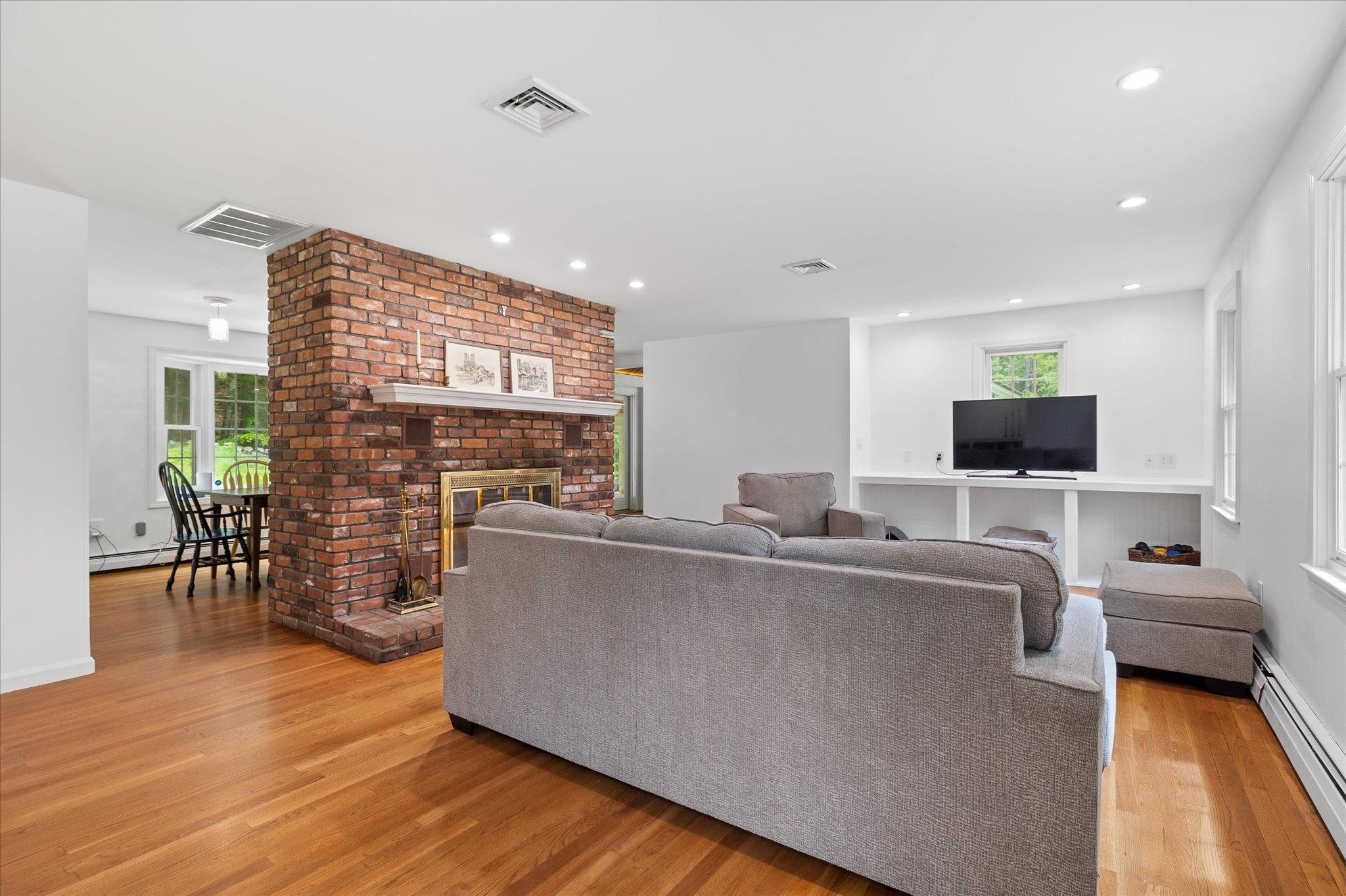 22 Acrebrook Road
