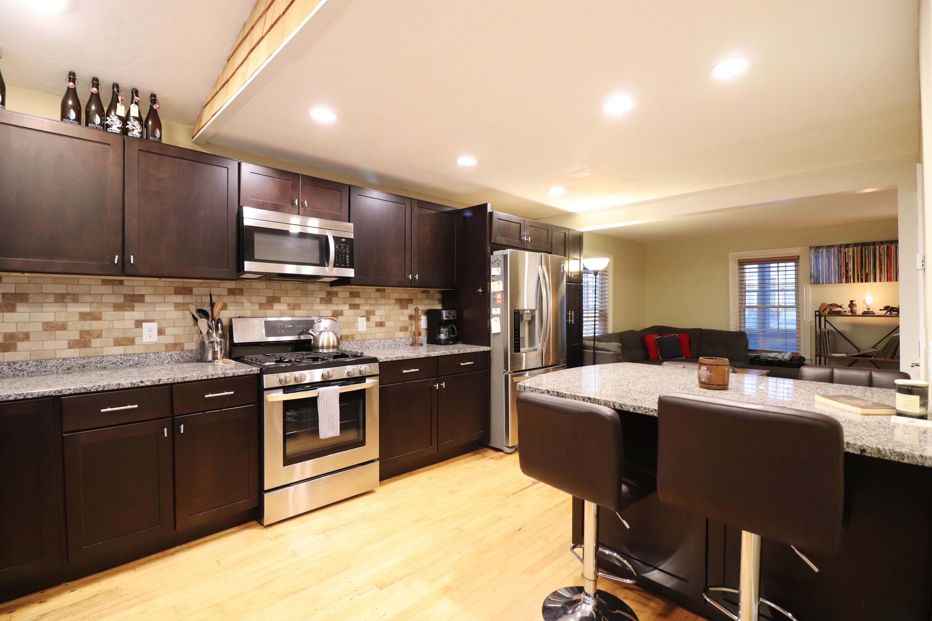 12 Woodbury Avenue