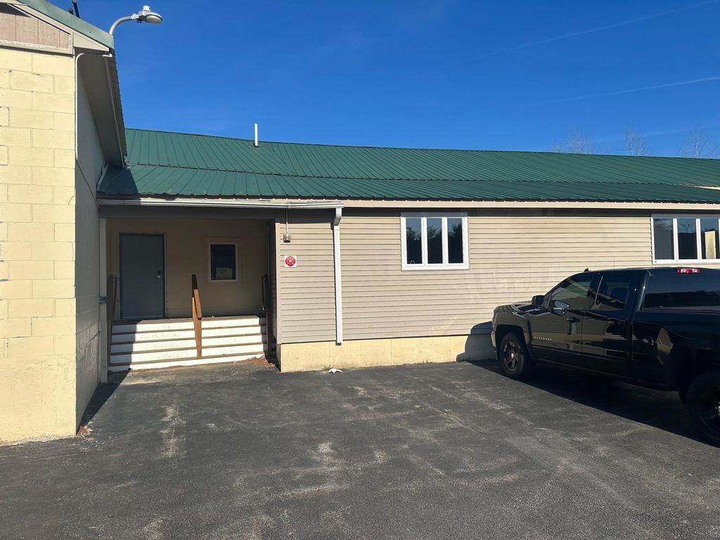 Photo of 12 Kingston Road #B, Exeter, NH 03833 (MLS # 5083734)