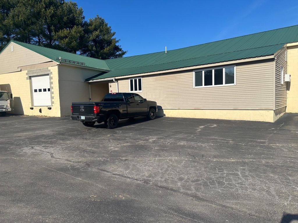 Photo of 12 Kingston Road #B, Exeter, NH 03833 (MLS # 5083734)