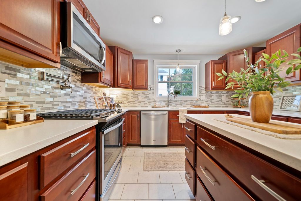 Photo of 469 Cilley Road, Manchester, NH 03103 (MLS # 5065533)