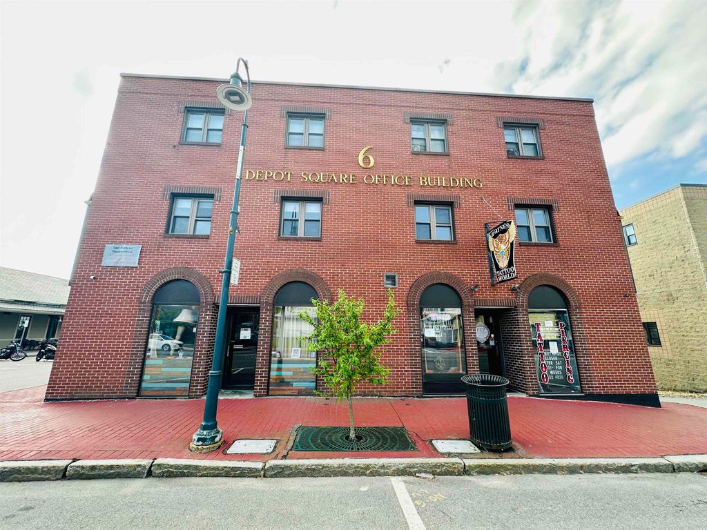 Photo of 6 West Broadway Street #22, Derry, NH 03038 (MLS # 4997813)