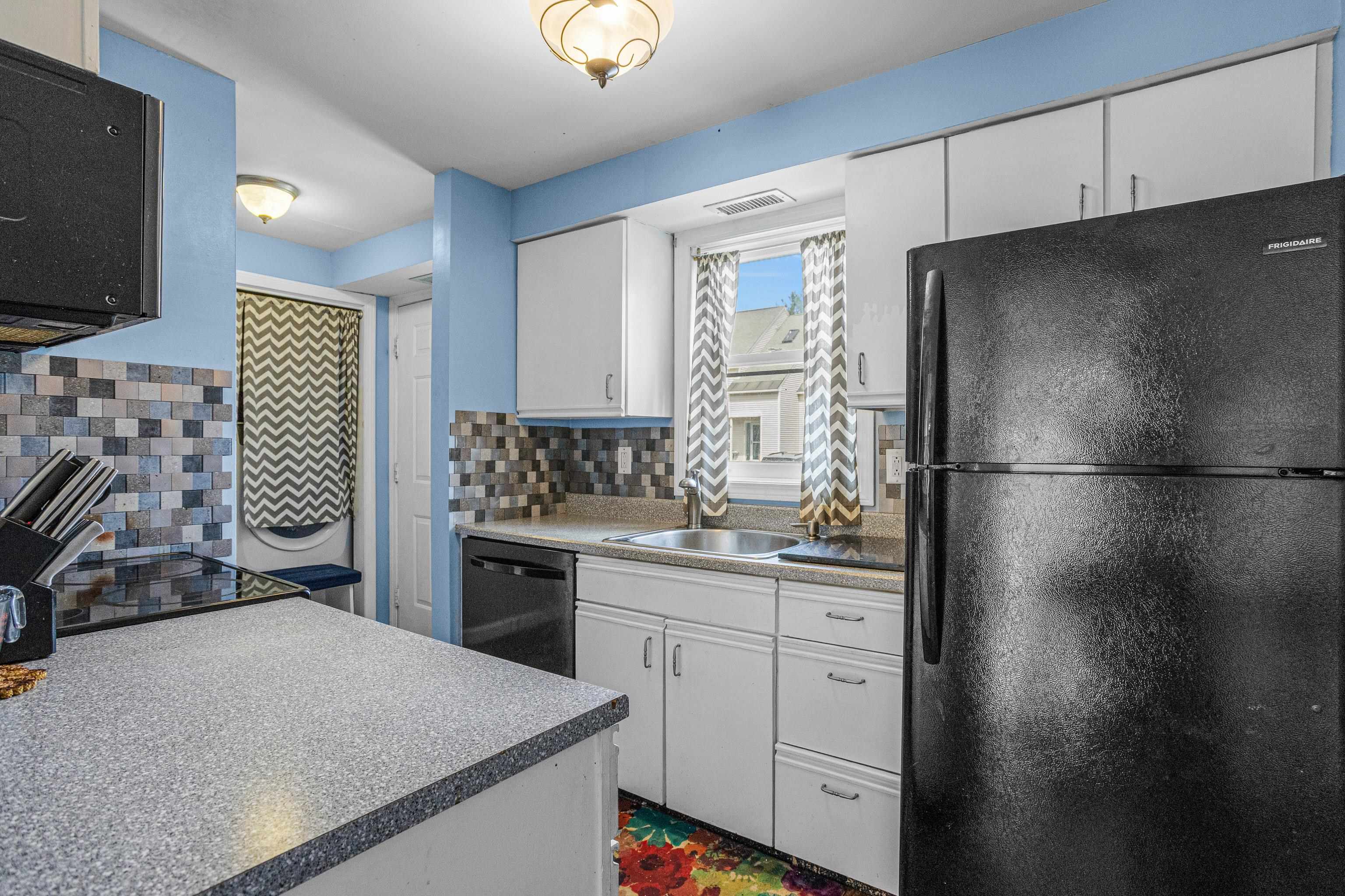 129 Fisherville Road 36