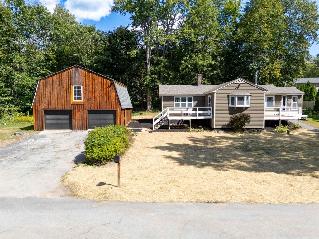 Photo of 3 Stephanie Road, Dunbarton, NH 03046 (MLS # 5059659)