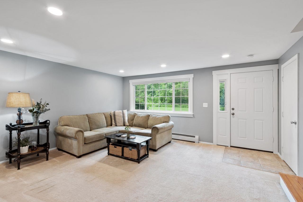9 Oakridge Drive