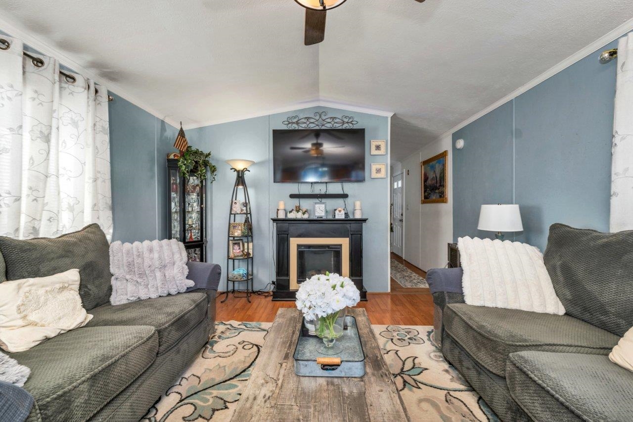 Belmont, New Hampshire 03220, United States, 2 Bedrooms Bedrooms, ,2 BathroomsBathrooms,Residential,Active,214670