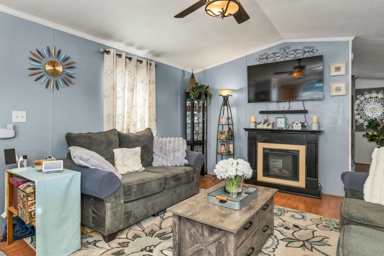 Belmont, New Hampshire 03220, United States, 2 Bedrooms Bedrooms, ,2 BathroomsBathrooms,Residential,Active,214670