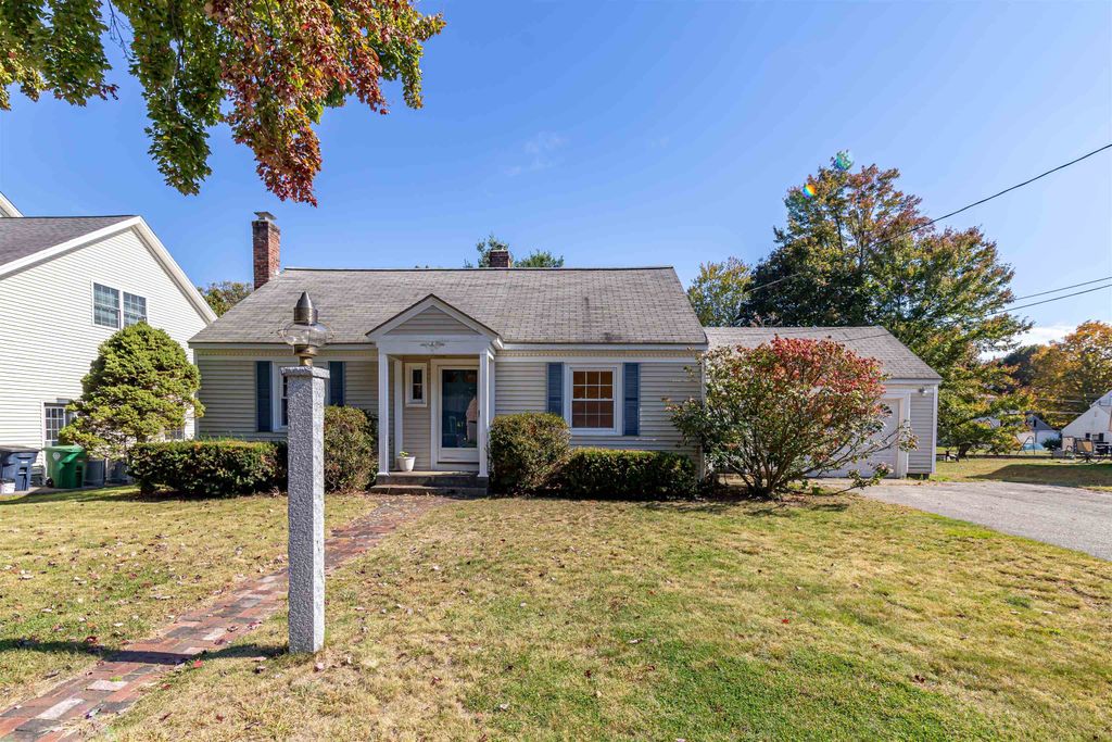 Photo of 47 Edgewood Avenue, Nashua, NH 03064 (MLS # 5065045)
