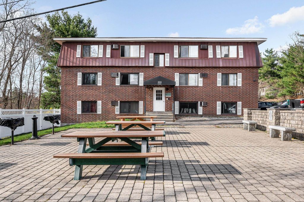 Photo of 555 calef Road #11, Manchester, NH 03103 (MLS # 5087219)