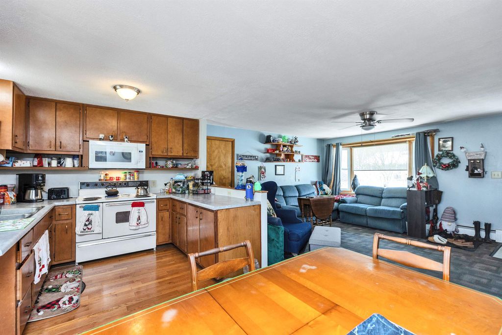 Photo of 75 Huntington Avenue, Manchester, NH 03109 (MLS # 5072117)