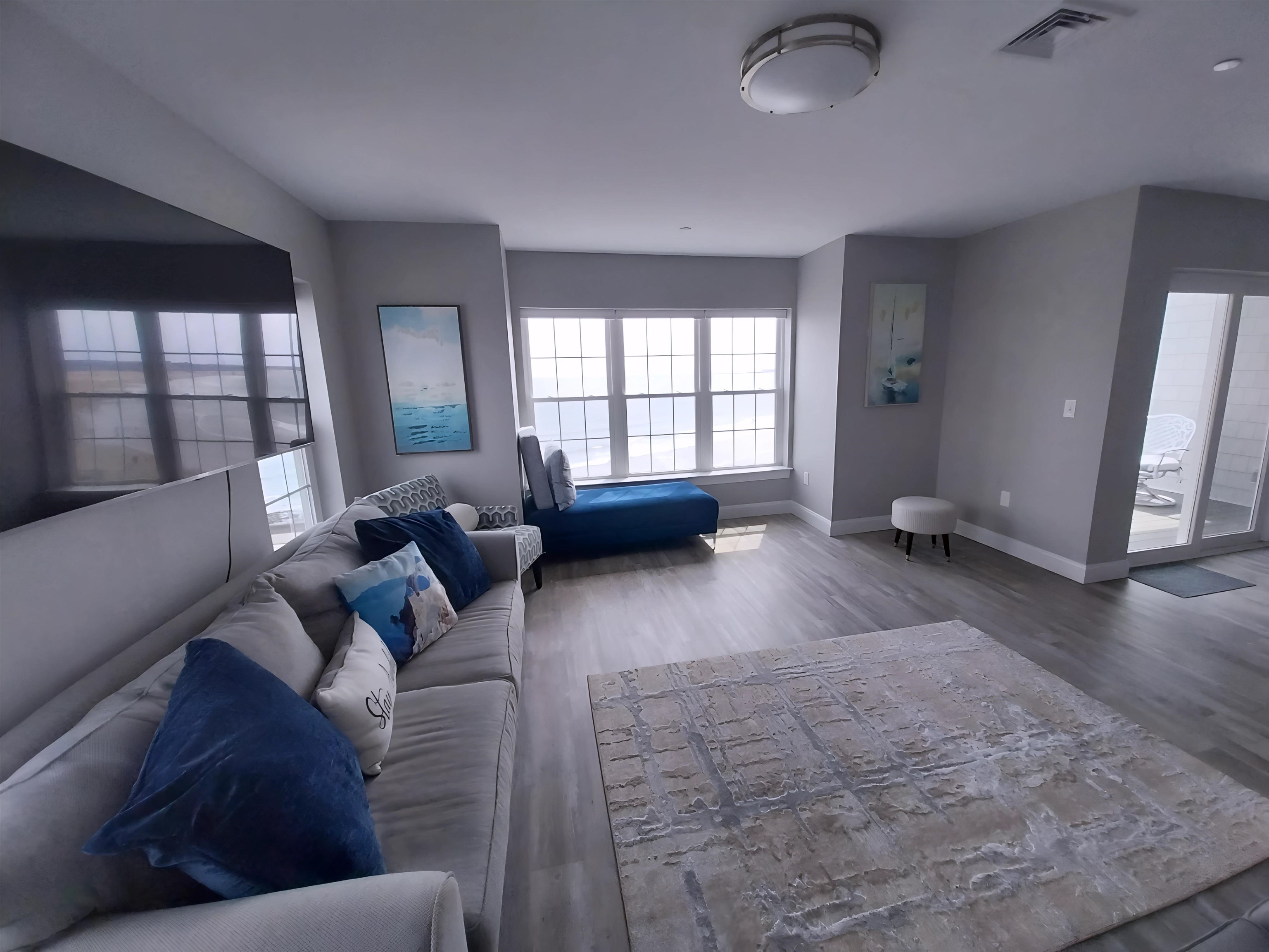 435 Ocean Boulevard 401