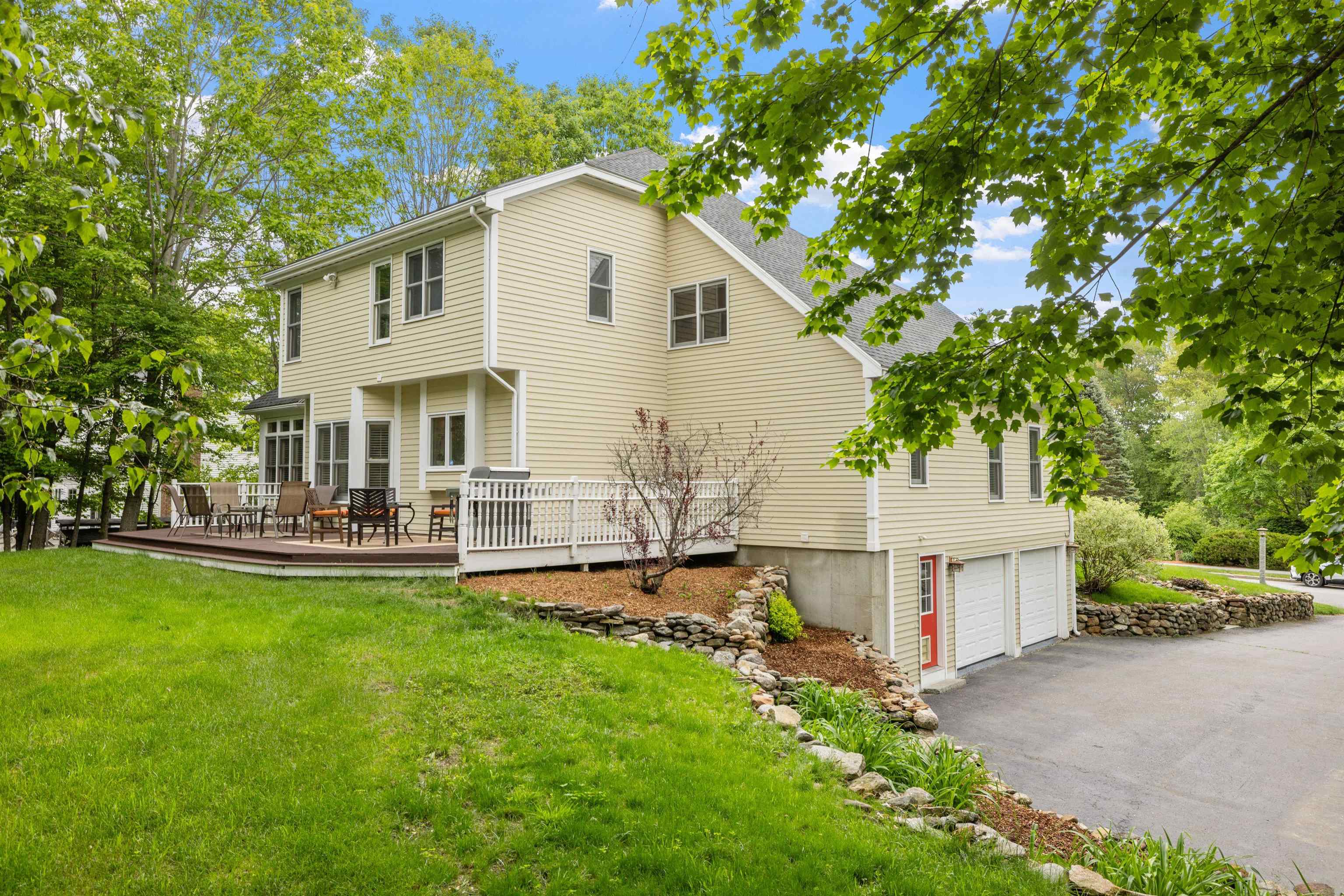 62 Oakmont Drive