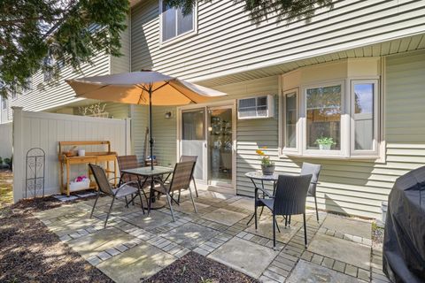 Photo of 31 Tideview Drive #31, Dover, NH 03820 (MLS # 5086090)