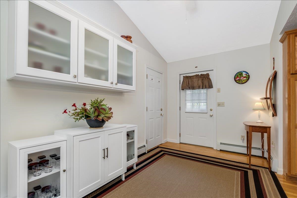 Manchester, New Hampshire 03104, United States, 4 Bedrooms Bedrooms, ,2 BathroomsBathrooms,Residential,Pending,100938